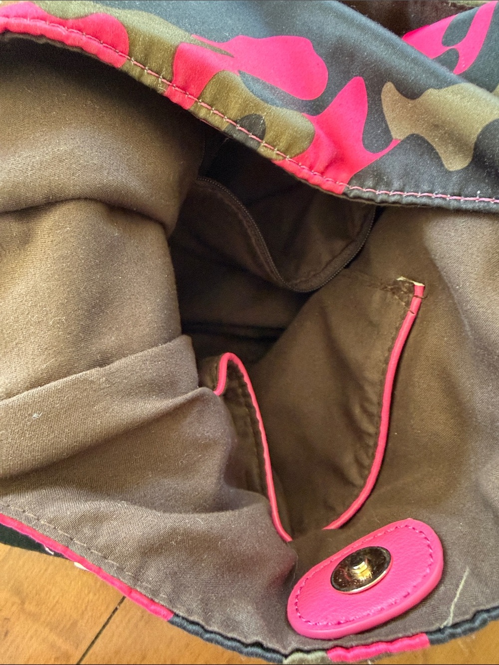 Pink & Navy Camo Crossbody Bag with Wide Strap - Picture 5 of 5